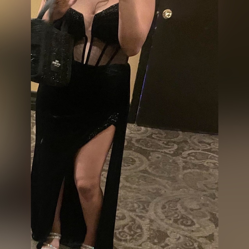 black prom dress